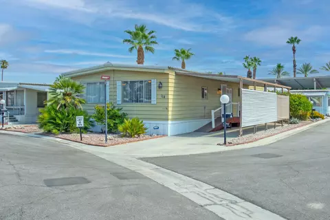 114 Oasis Dr S, Cathedral City, CA 92234