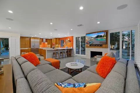 1911 Yucca Pl, Palm Springs, CA 92264