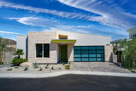 210 Obsidian Loop N, Palm Springs, CA 92264