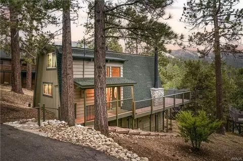 43949 Yosemite Dr, Big Bear Lake, CA 92315