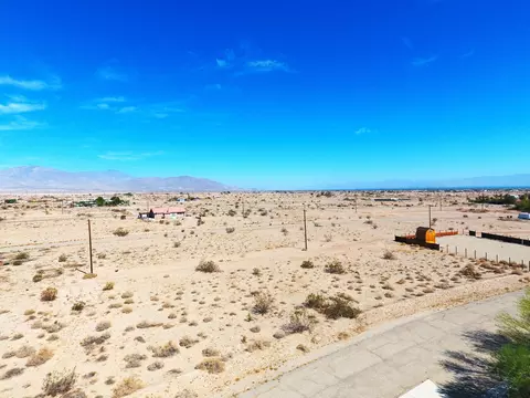 2359 Lynwood Ave, Thermal, CA 92274