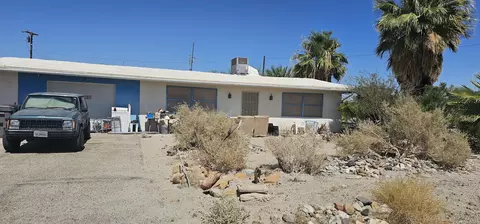 2682 Bell Pl, Thermal, CA 92274