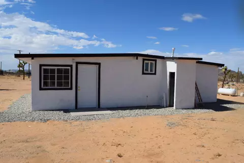 59075 Jana Ln, Landers, CA 92285 photo 6
