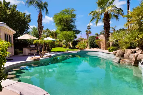 43821 Parkway Esplanade, La Quinta, CA 92253