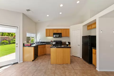 80669 Freedom Ave, Indio, CA 92201 photo 18