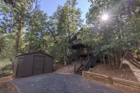 1583 Tuolumne Rd, Big Bear City, CA 92314