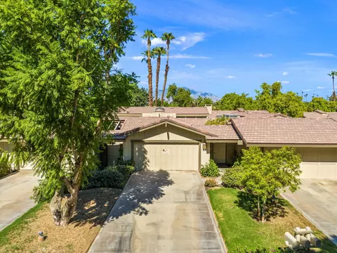43 Blue River Dr, Palm Desert, CA 92211
