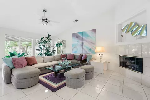45 Sutton Pl E, Palm Desert, CA 92211 photo 12