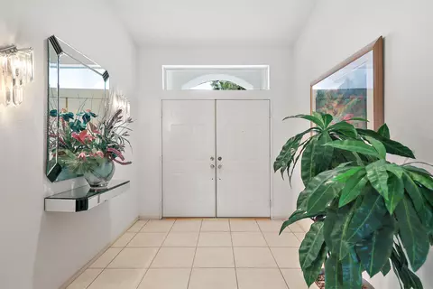 45 Sutton Pl E, Palm Desert, CA 92211 photo 2