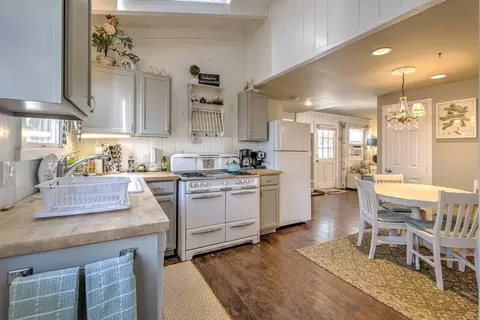 55075 Daryll Dr, Idyllwild, CA 92549 photo 3