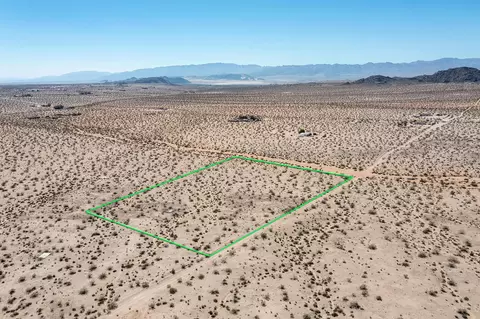102 Venus St, Joshua Tree, CA 92252