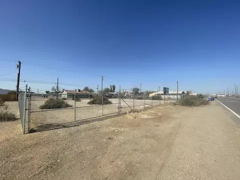 635 E Main St E, Calipatria, CA 92233 photo 2