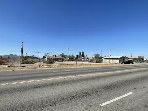 635 E Main St E, Calipatria, CA 92233 photo 3