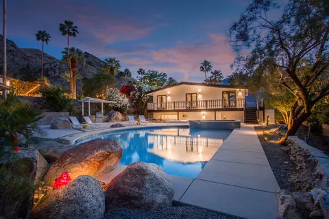 2370 S Araby Dr, Palm Springs, CA 92264
