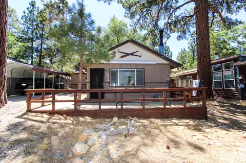 412 Imperial Ave, Sugarloaf, CA 92386