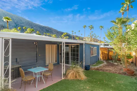 116 Valley Dr, Palm Springs, CA 92264