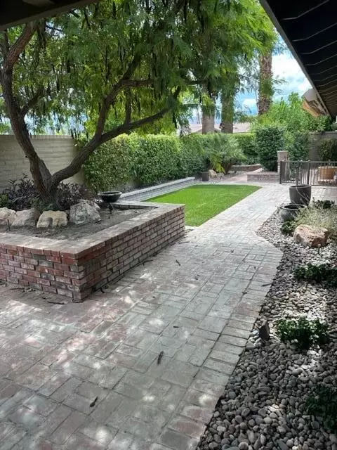 86 Lookout Dr, Palm Desert, CA 92211