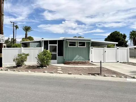 32850 Saint Andrews Dr, Thousand Palms, CA 92276