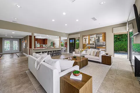 9 Barnard Ct, Rancho Mirage, CA 92270