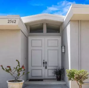 2562 S Sierra Madre, Palm Springs, CA 92264