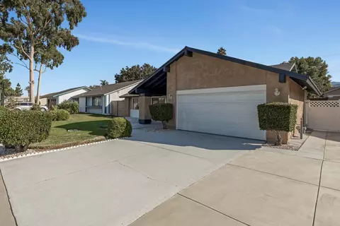 962 Esther Dr, Corona, CA 92882 photo 4