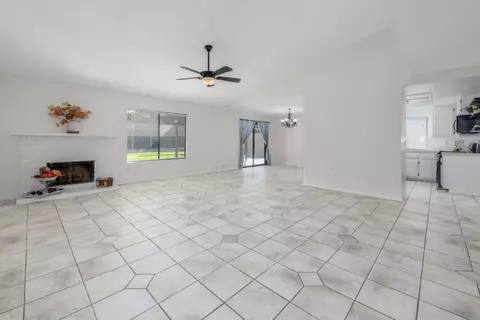 962 Esther Dr, Corona, CA 92882 photo 8