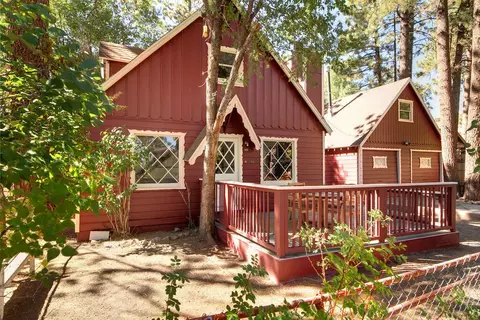 1105 Sierra Ave, Big Bear City, CA 92314 photo 2