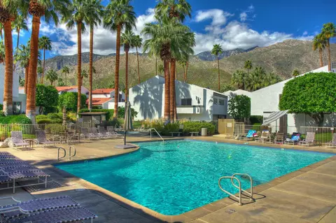 1424 S Camino Real, Palm Springs, CA 92264