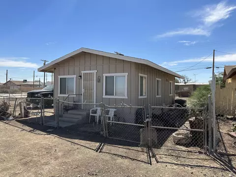 617 E Main St, Calipatria, CA 92233 photo 2