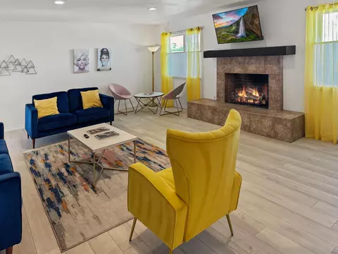 355 E San Rafael Dr, Palm Springs, CA 92262