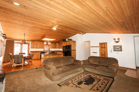 1253 Panorama Dr, Big Bear City, CA 92314 photo 5