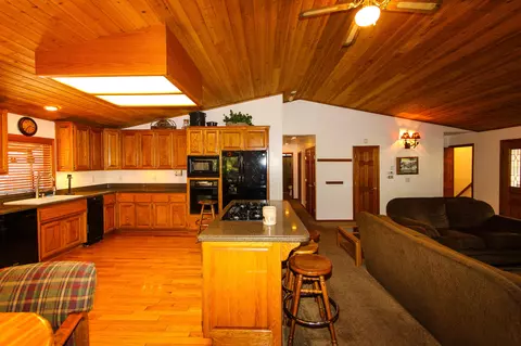 1253 Panorama Dr, Big Bear City, CA 92314 photo 6