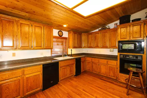 1253 Panorama Dr, Big Bear City, CA 92314 photo 9