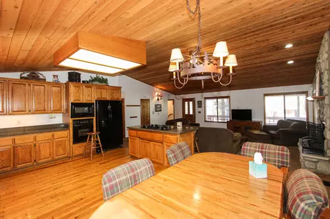 1253 Panorama Dr, Big Bear City, CA 92314 photo 8