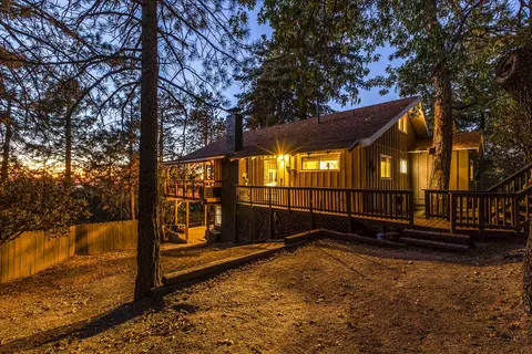 24795 Schaffer Dr, Idyllwild, CA 92549