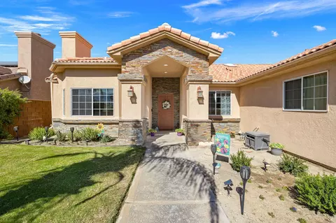 67150 Quijo Rd, Cathedral City, CA 92234