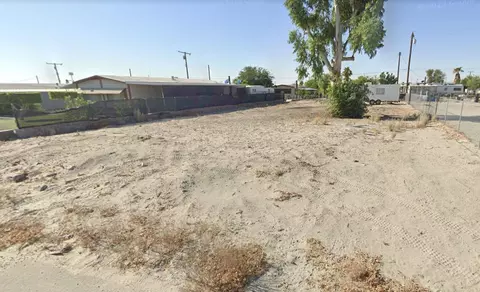33 Travertine Pl Dr, Thermal, CA 92274