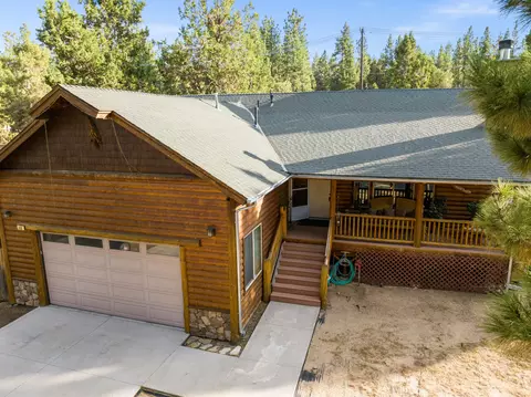 416 E Country Club Blvd, Big Bear City, CA 92314