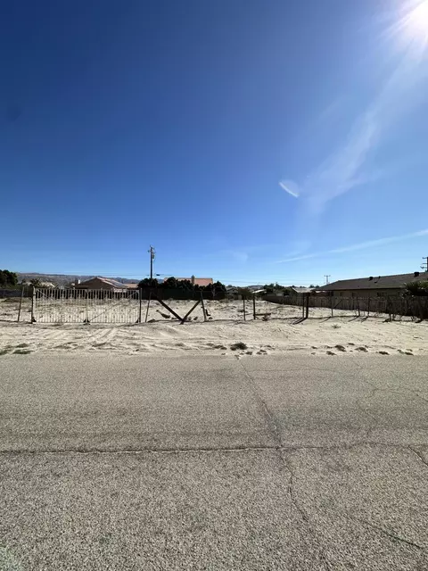 19394 Chuckwalla Trl, Desert Hot Springs, CA 92241