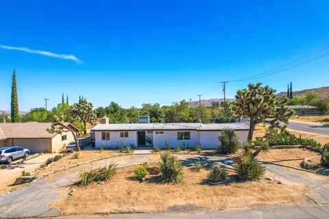 7691 Aster Ave, Yucca Valley, CA 92284 photo 2