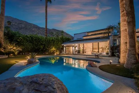 299 W Overlook Rd, Palm Springs, CA 92264