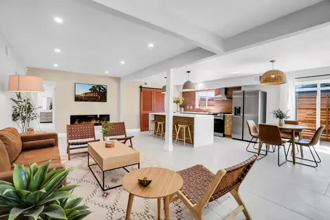495 W Sunview Ave, Palm Springs, CA 92262