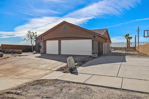 1329 Morro Ave, Thermal, CA 92274 photo 2