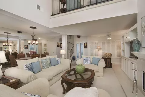 697 Vista Lago Cir N, Palm Desert, CA 92211