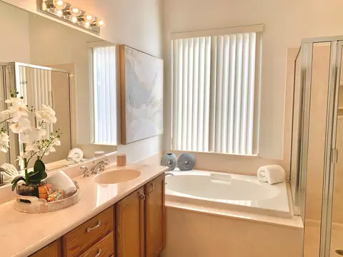 Bath - 44079 Royal Troon Dr, Indio, CA 92201 photo 2 of 3