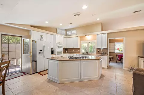 76820 Bishop Pl, Palm Desert, CA 92211