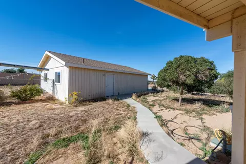 7025 Smoke Tree Rd, Phelan, CA 92371 photo 20