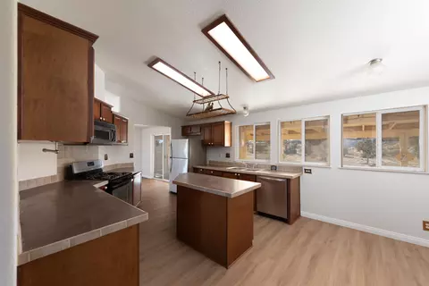 7025 Smoke Tree Rd, Phelan, CA 92371 photo 6