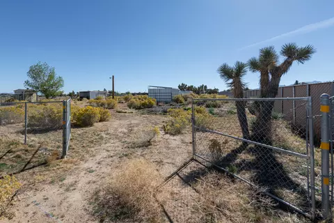 7025 Smoke Tree Rd, Phelan, CA 92371 photo 22