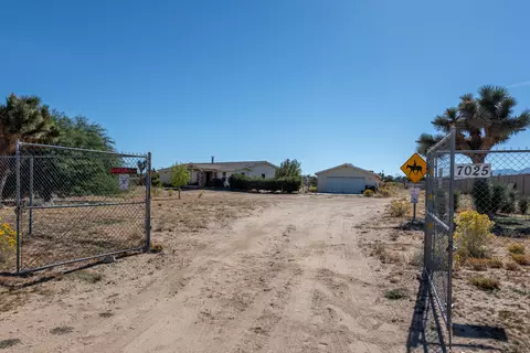 7025 Smoke Tree Rd, Phelan, CA 92371 photo 17